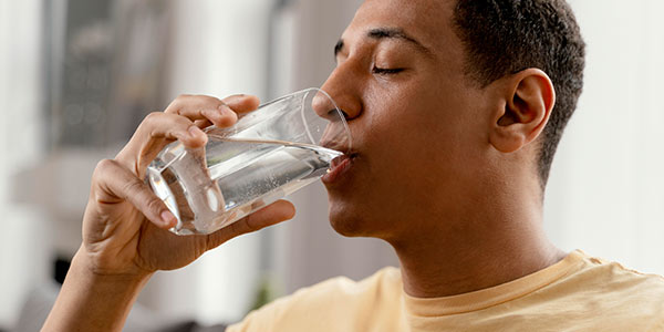 Trinkgewohnheiten: Wie viel Wasser braucht dein Körper tatsächlich? vom 31.03.2026